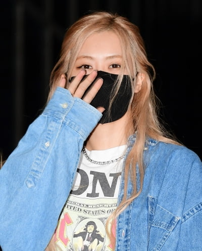 [TEN 포토] 블랙핑크 로제 '콘서트 다녀올께요'