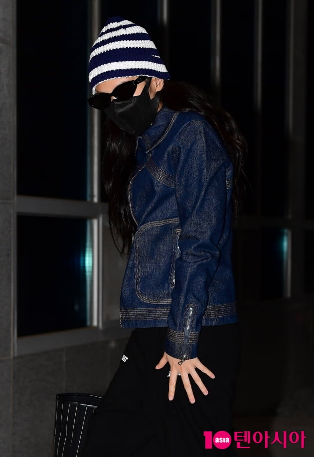 [TEN 포토] 블랙핑크 제니 '공항패션 선그라스가 포인트?'