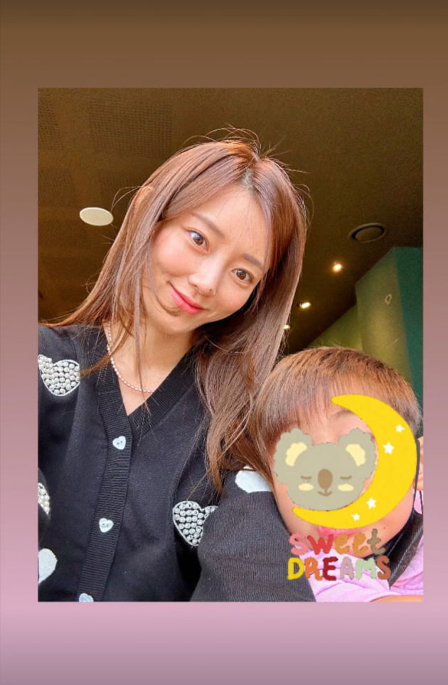 '임창정♥' 서하얀, 아들 다섯 둔 엄마의 러블리함…아들과 주말 외출에 방긋