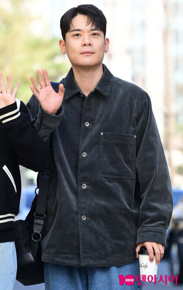 [TEN 포토] 라포엠 유채훈 '훈내 진동하는 외모'
