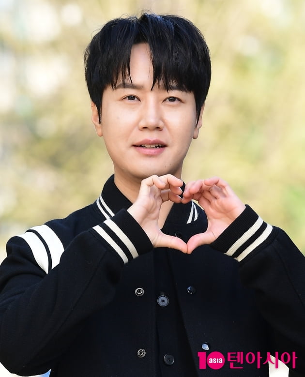 [TEN 포토] 라포엠 최성훈 '멋진 하트'