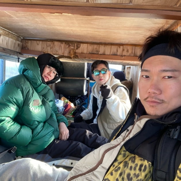 영탁, 붐·송진우와 섬으로 내손내잡 떠났다…유경험자의 여유