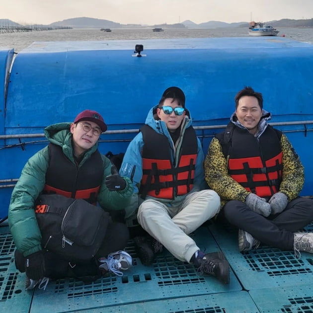 영탁, 붐·송진우와 섬으로 내손내잡 떠났다…유경험자의 여유