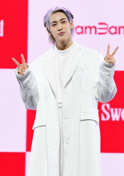 [TEN 포토] 뱀뱀 '멋진 태국왕자'