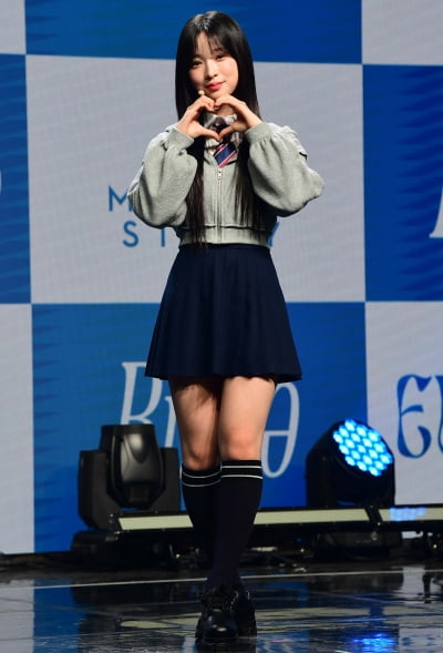 [TEN 포토] 빌리 하루나 '여러분 사랑합니다'