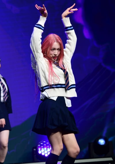 [TEN 포토] 빌리 하람 '핑크빛 눈밫'