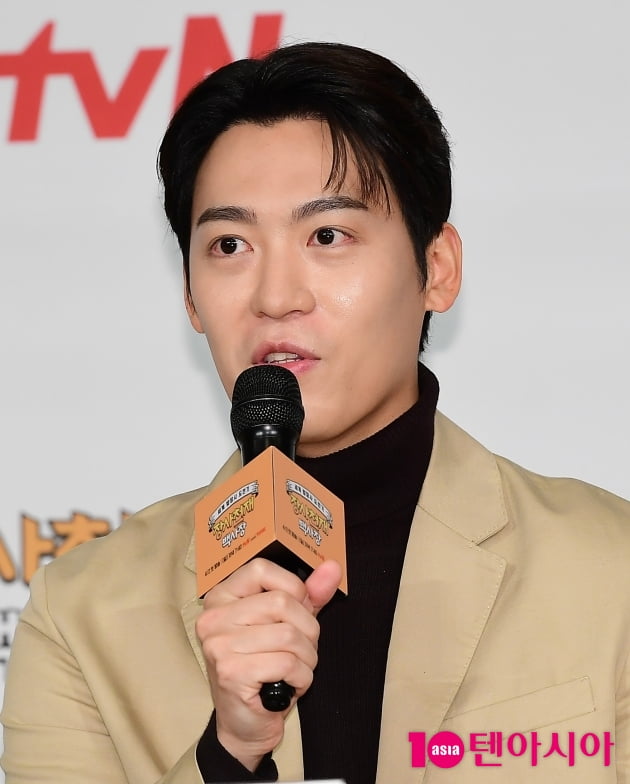 [TEN 포토] 존박 '언어 천재'