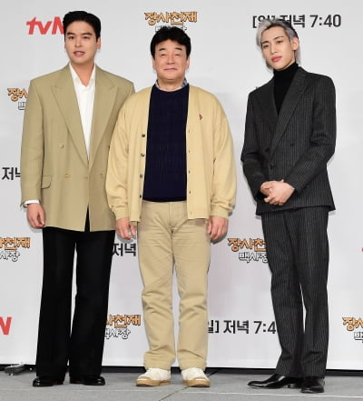 [TEN 포토] 이장우,백종원,뱀뱀 '우리는 모로코팀'