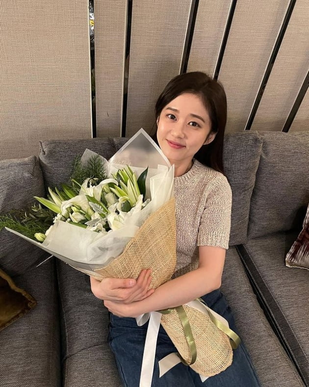 '6살 연하♥' 장나라, 신혼인데 태국서 '패밀리' 촬영…더위도 이겨버린 미소