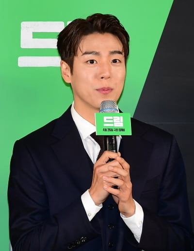 [TEN 포토] 이현우 '오늘도 멋짐'