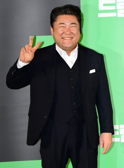 [TEN 포토] 고창석 '귀엽게 브이'