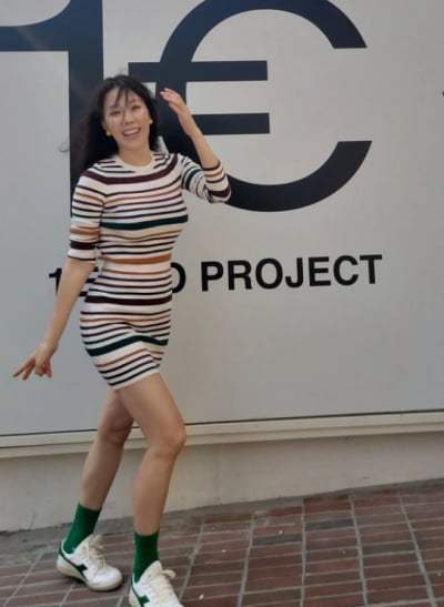 '홍성흔♥' 김정임, 몸매가 완전 설현인줄…딱붙 원피스에 군살 ZERO 자랑
