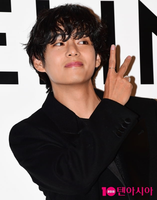[TEN 포토] 방탄소년단 뷔 '취재진도 감탄한 조각외모 '