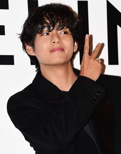 [TEN 포토] 방탄소년단 뷔 '취재진도 감탄한 조각외모 '