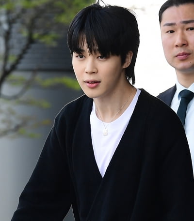 [TEN 포토] BTS 지민 '방송국을 밝히는 외모'
