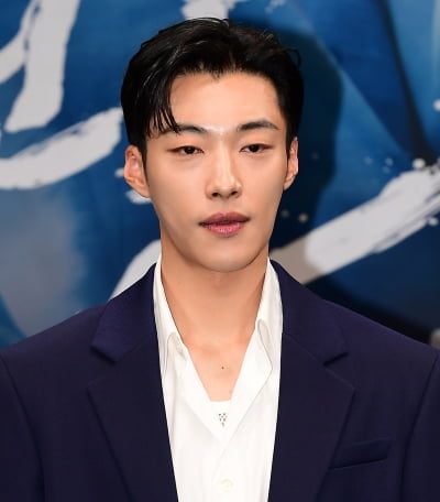 [TEN 포토] 우도환 '제대후 더 멋짐'