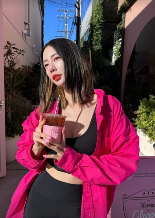 (사진=클라라 SNS)