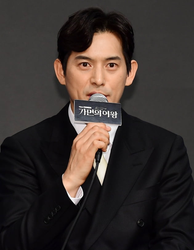 “자고 일어나면 카톡 100개씩” 오지호, 유선 친화력 폭로(‘가면의 여왕’)