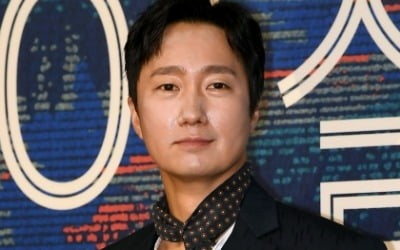 박해일, K팝 플랫폼 메이크스타 손잡고 야심찬 새출발 [공식]
