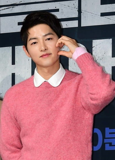 '재혼' 송중기, 숨기지 않는 사랑…'D라인' ♥케이티와 헝가리→로마 다음은 칸?[TEN피플]