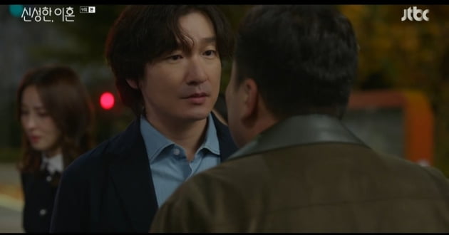 [종합] '대인기피증' 한혜진, 子 지켰다는 조승우 위로에 외출 성공 ('신성한 이혼')