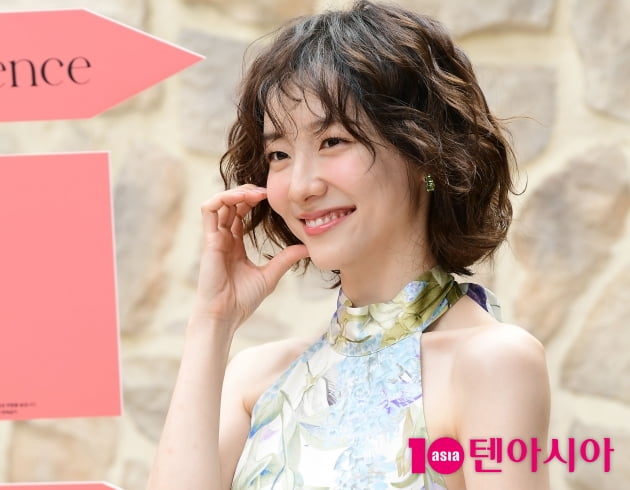 [TEN 포토] 박지현 '러블리한 하트'