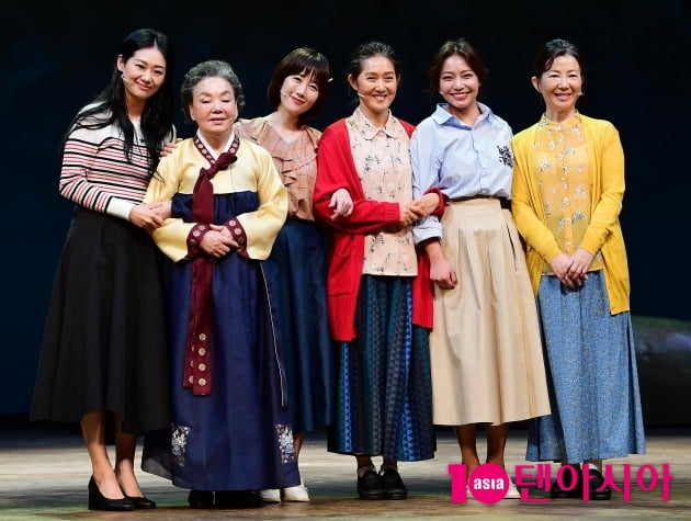 [TEN 포토] 다정한 친정엄마와 딸들