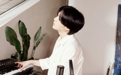 방탄소년단 슈가, 아이유와 입맞춘 '사람 Pt.2' 트랙포스터 공개