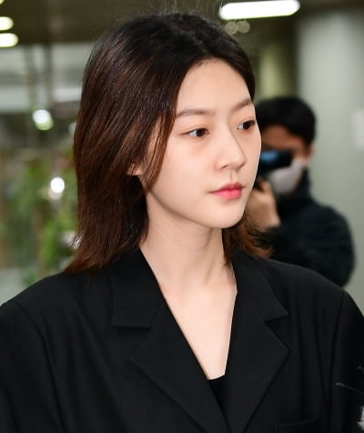 [TEN 포토] '음주운전' 김새론 '곱게 화장하고 법원 출석'