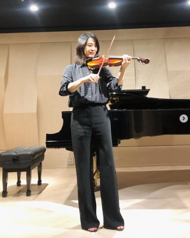 김현주, 만난 적도 없는 권나라 커피차 인증...권나라 "많이 애정합니다 선배님"