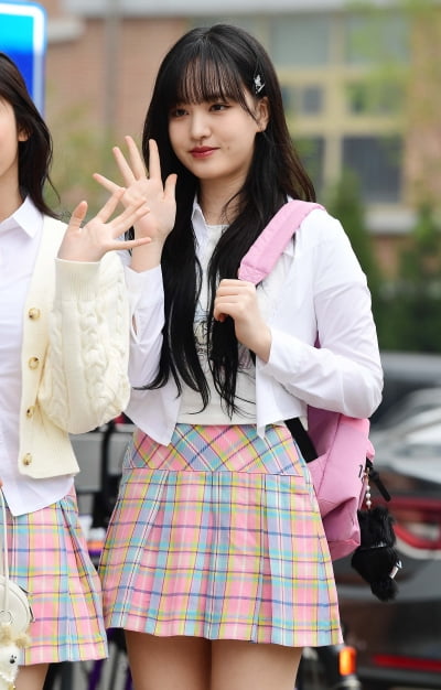 [TEN 포토] 아이브 리즈 '보조개 인사'