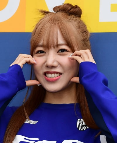 [TEN 포토] 에이핑크 김남주 '볼하트가 두 개'