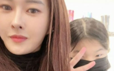 하원미, 명품 두르고 야구장行…♥추신수 똑 닮은 사춘기 딸도 갔지만 '경기 취소'