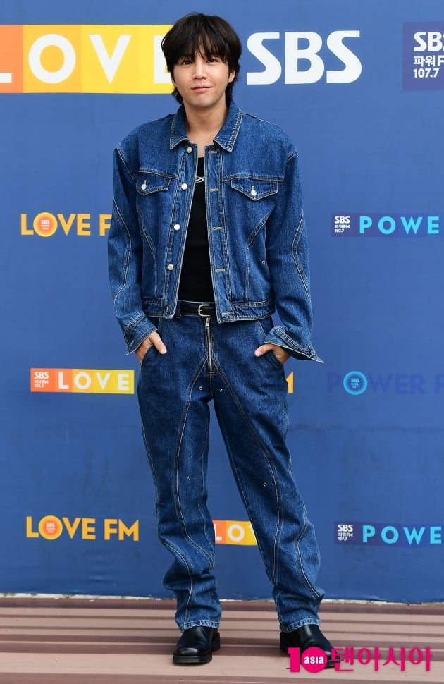 [TEN 포토] 장근석 '청청패션도 완벽하게 소화'