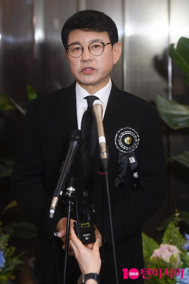 [TEN 포토] 설운도 '故 현미 노래 영원히 남을것'