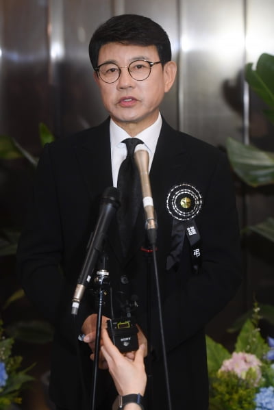 [TEN 포토] 설운도 '故 현미 노래 영원히 남을것'