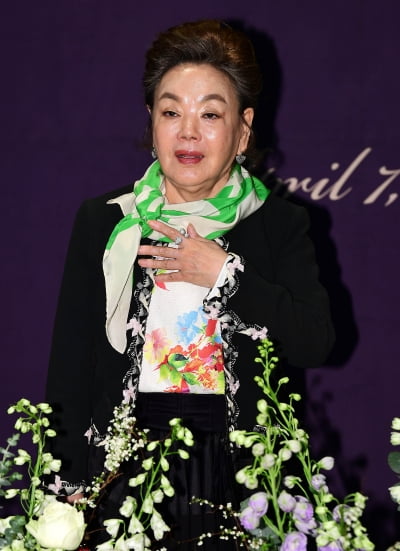 [TEN 포토]김수미 '천생연분 이승기 이다인 부부''