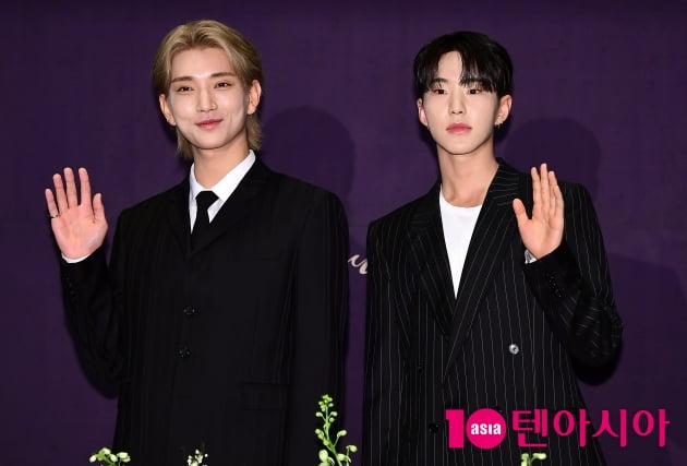 [TEN 포토] 세븐틴 조슈아-호시 '승기형 결혼 축하해'