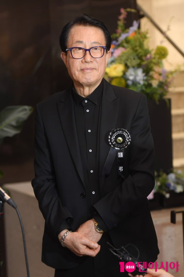 [TEN 포토] 故 현미 장례위원장 맡은 서수남