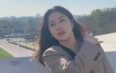 최수진, 날씨도 도와주네…'정경호♥' 최수영과 파리 여행 중?