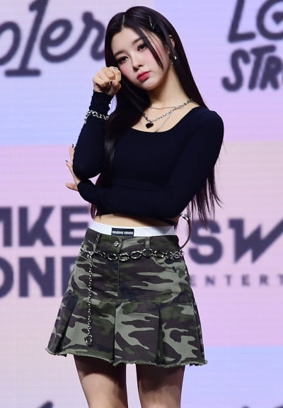 [TEN 포토] 케플러 김다연 '냥이가 심쿵해'