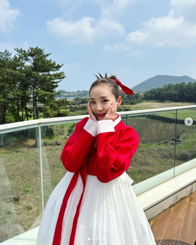 산다라박, 아름다운 한복자태...단아하다라