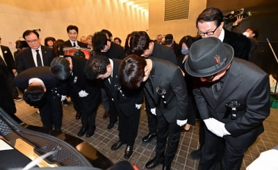 [TEN 포토] 故 현미 발인, 마지막 인사