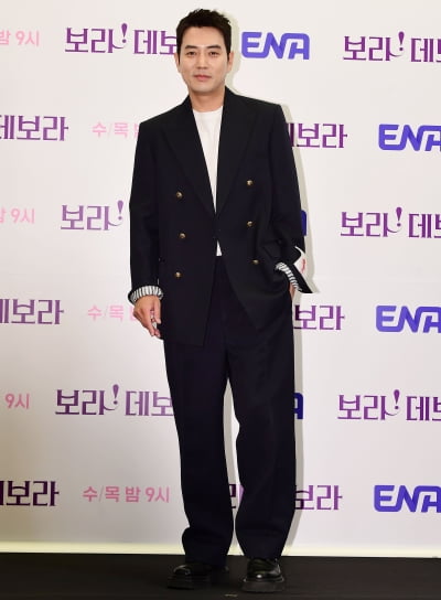 [TEN 포토] 주상욱 '왕이 아닌 완벽한 수트 핏'