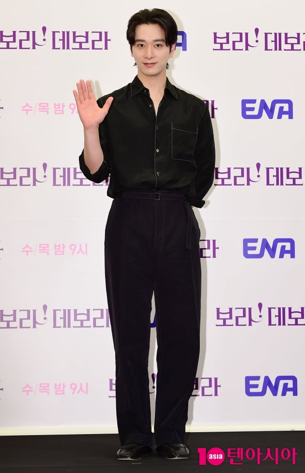 [TEN 포토] 황찬성 '머리부터 발끝까지 시크한 블랙'