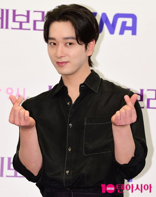 [TEN 포토] 황찬성 '치명적인 하트'