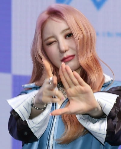 [TEN 포토] 이채연 '타이틀곡 'KNOCK'으로 컴백'