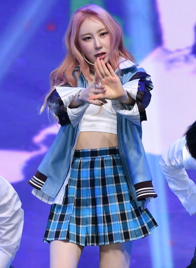 [TEN 포토] 이채연 '중독성이 강한 멜로디'