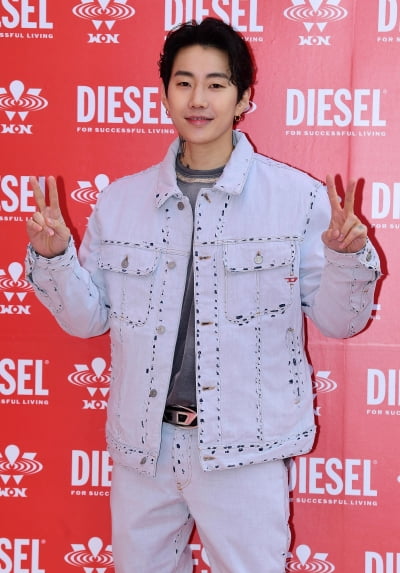 [TEN 포토] 박재범 '상큼브이'