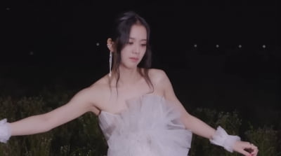 '벌레 습격' 지수, "나를 해치려는 음모가 있는 게 확실해" 의심